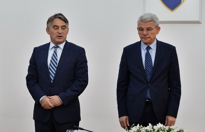 Džaferović i Komšić na obilježavanju 25. godišnjice genocida u Srebrenici