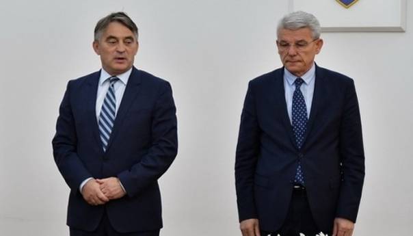 Džaferović i Komšić na obilježavanju 25. godišnjice genocida u Srebrenici