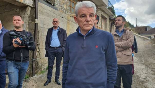 Džaferović i Komšić u Stocu, posjetili kuću porodice stradale Elmire Sefo