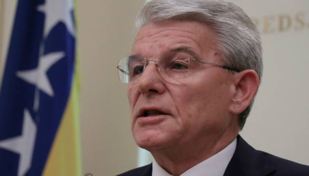 Džaferović izjavio saučešće povodom smrti prof. dr. Hasana Muratovića