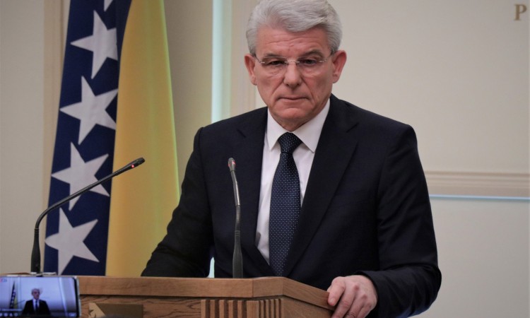 Džaferović muslimanima u BiH i dijaspori čestitao Novu 1443. hidžretsku godinu