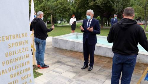 Džaferović na mjestu sjećanja na maloljetne borce koji su branili BiH