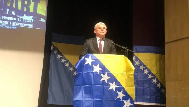 Džaferović: Ne treba ignorisati izazove sa kojima se suočavamo