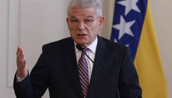 Džaferović: Necivilizirana odluka vlasti u Prijedoru o zabrani mirne šetnje