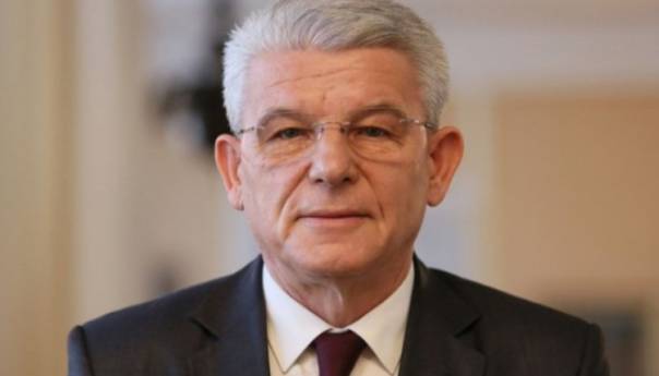 Džaferović o Vučićevim komentarima: Nema potrebe za nervozom