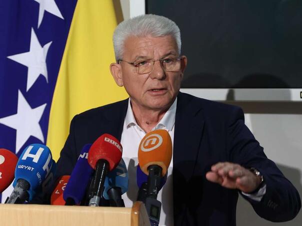Džaferović: Ostali smo kod odluke da ne prisustvujemo sjednici na kojoj se razmatra protivustavan zakon