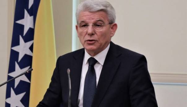 Džaferović: Počeli smo rješavati migrantsku krizu