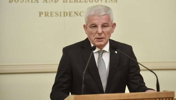 Džaferović: Poruke NATO-a o BiH su dobre, a Milanovićeva inicijativa doživjela fijasko