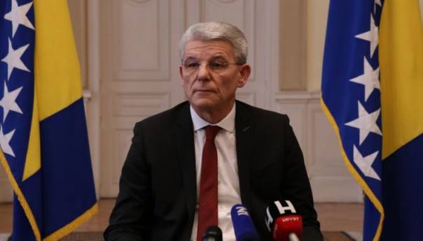 Džaferović pozvao Đukanovića da učini dodatne napore u zaštiti Bošnjaka