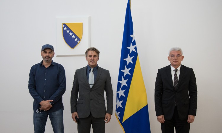 Džaferović pozvao na usvajanje državnog zakona za reguliranje prava logoraša