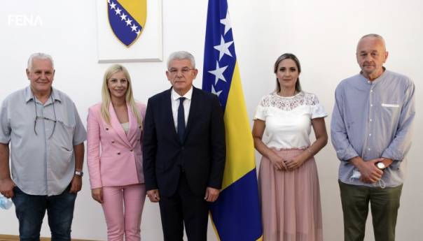 Džaferović primio dobitnike nagrade 'Nino Ćatić'