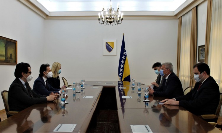 Džaferović primio u oproštajnu posjetu ambasadora Kraljevine Španije Giméneza