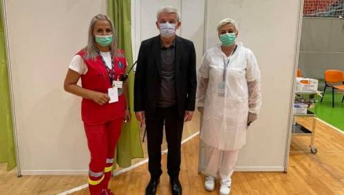 Džaferović primio vakcinu Sinofarm