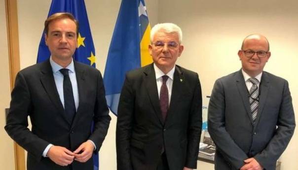 Džaferović s Azmanijem i Grošeljem o aktuelnoj sigurnosnoj i političkoj situaciji