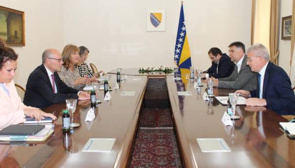 Džaferović s Beyerom: Zabrinjavajući navodni prijedlozi Christiana Schmidta