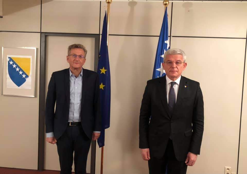 Džaferović sa Koesterom: Dodik nasrće na temelje mira u BiH