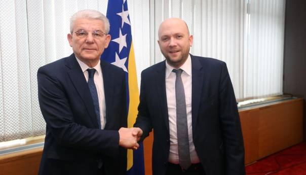 Džaferović sa Sarrazinom: Razgovor o političkoj situaciji u BiH