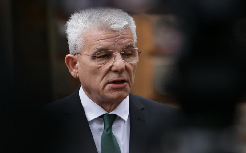 Džaferović strancima: Osudite prijetnje HDZ-a, a ne da popuštate pred njima