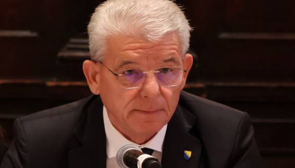 Džaferović u Harvardskom klubu: Nakon embarga došao je genocid