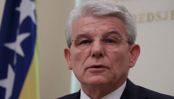 Džaferović uputio poruku solidarnosti Milanoviću
