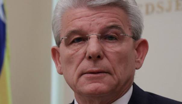 Džaferović uputio telegram saučešća Pendarovskom