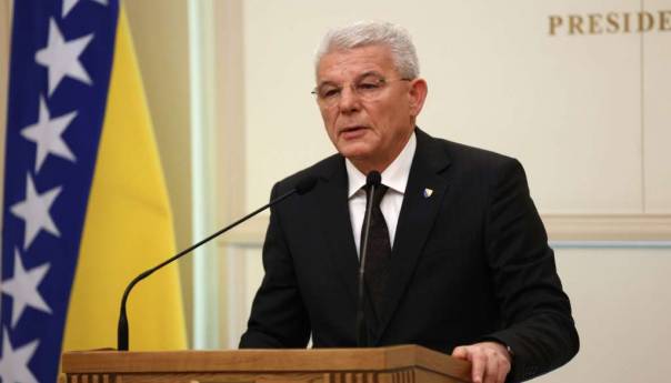 Džaferović uputio telegram saučešća u povodu smrti bivšeg američkog ambasadora u BiH Menziesa