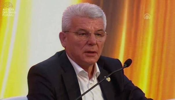 Džaferović: Važna lekcija pandemije je da se mora slušati riječ stručnjaka