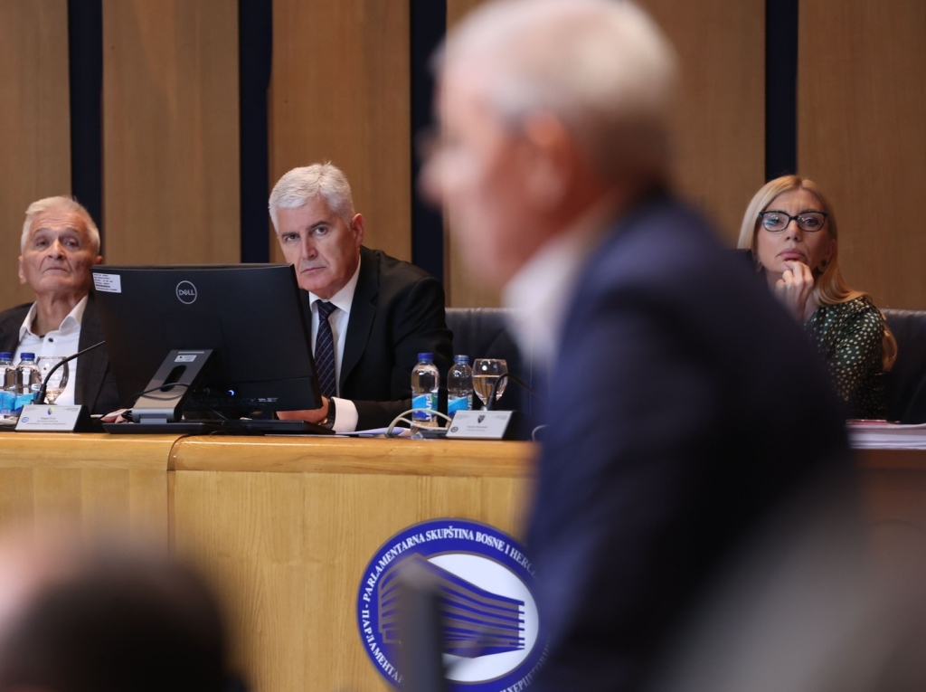 Džaferović žestoko Čoviću: Tipično za vas, lovite u mutnom