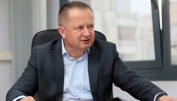 Džakula: Uvesti porez na luksuz, zakon već u proceduri