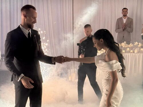 Džanan Musa i Amina Smajić krunisali ljubav: Prvi ples uz pjesmu "Zauvijek ovako"