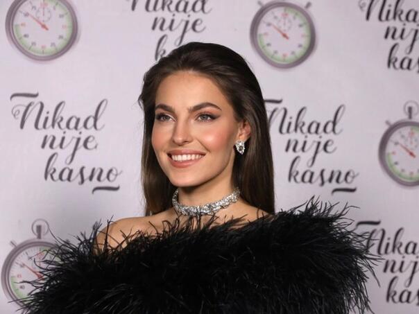 Džejla Ramović podijelila inserte sa snimanja: Samo me gledaj!