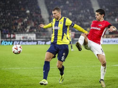 Džekin Fener izgubio u Holandiji, Chelsea brojao do osam