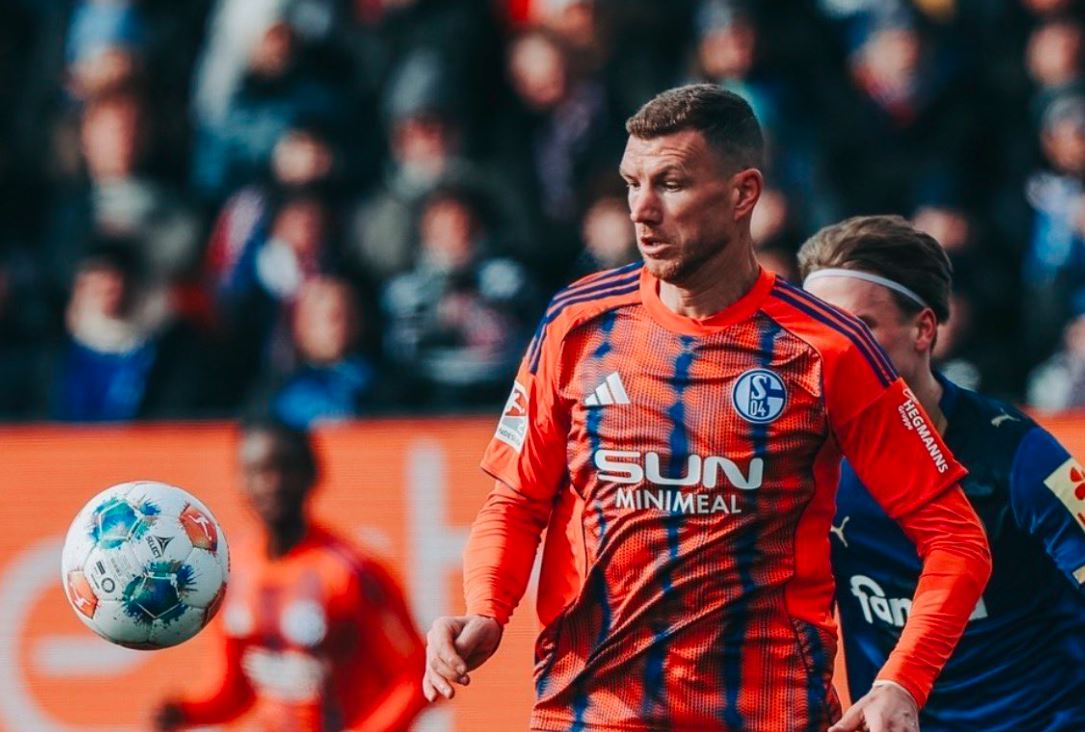 Džeko blistao u pobjedi Schalkea: Dvije asistencije i kraj crnog niza