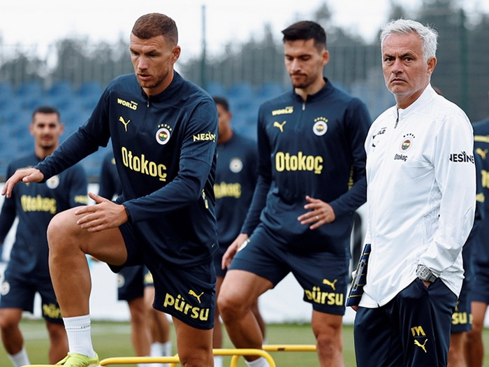 Džeko imao sastanak s Mourinhom u vezi transfera u Hajduk