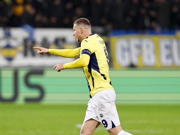 Džeko majstorski: Gol i asistencija za preokret protiv Midtjyllanda