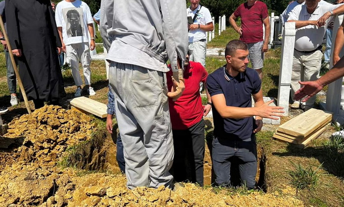 Džeko na dženazi u Sarajevu: Dragi dedo, neka ti je vječni rahmet
