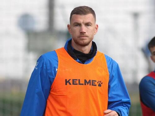 Džeko na izlaznim vratima Fiorentine: Novi klub ga želi već u januaru