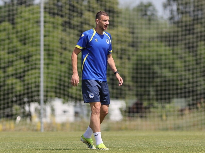 Džeko objavio fotografiju i obradovao navijače: Bajramski trening!