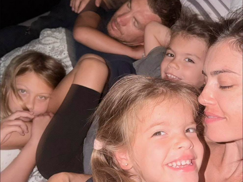 Džeko objavio fotografiju s Amrom i djecom: Moj svijet!