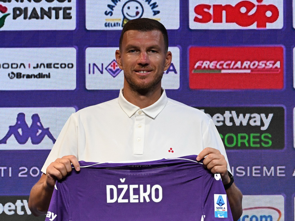 Džeko odgovarao na pitanja novinara: Tim je na prvom mjestu!