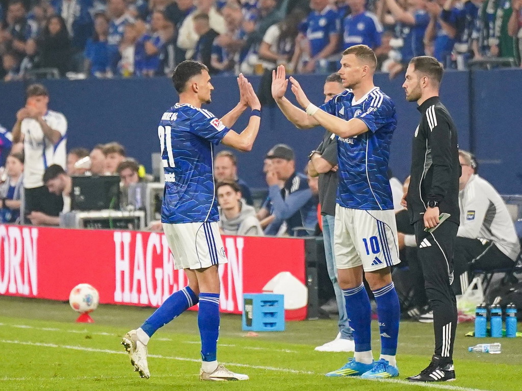 Džeko otkrio ostaje li u Schalkeu: Vidjet ćemo ...