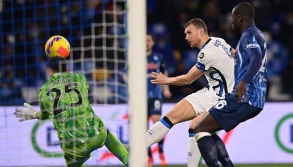Džeko pogodio za bod Intera protiv Napolija