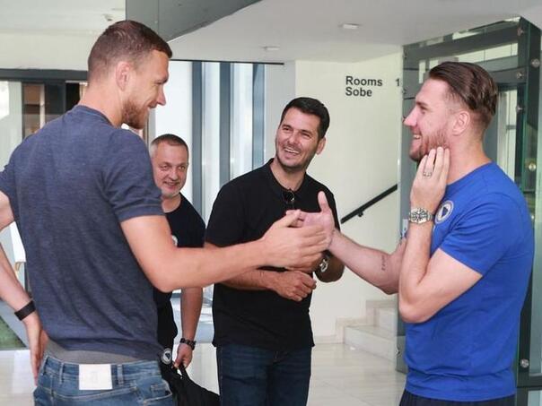 Džeko poslao patriotsku poruku nakon okupljanja Zmajeva u Sarajevu