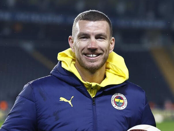 Džeko poslao poruku rukometašima BiH: Gledamo vas, bodrimo i volimo!