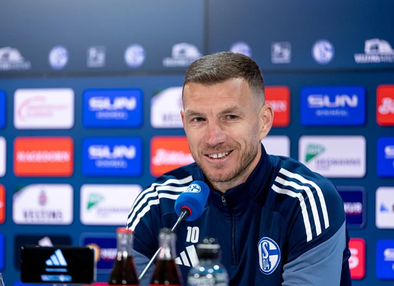 Džeko predstavljen u Schalkeu: Niko me nije morao ubjeđivati da dođem