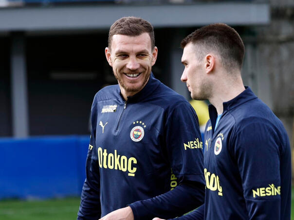 Džeko se vratio treninzima Fenerbahčea, nasmijan i raspoložen