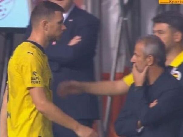 Džeko se zamjerio treneru Fenerbahčea pa mu se izvinjavao nakon utakmice
