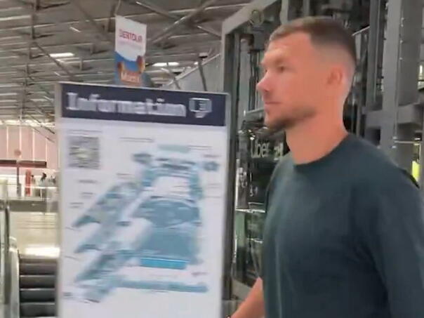 Džeko sletio u Njemačku: Sutra potpisuje novi ugovor sa Schalkeom