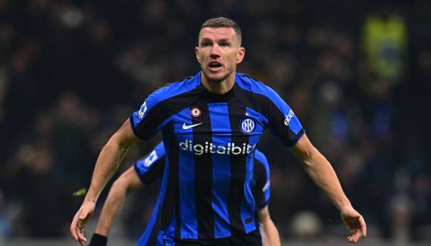 Džeko srušio Napoli i nanio mu prvi poraz u sezoni