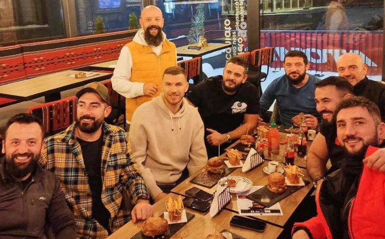 Džeko stigao u BiH, uživa na Bjelašnici